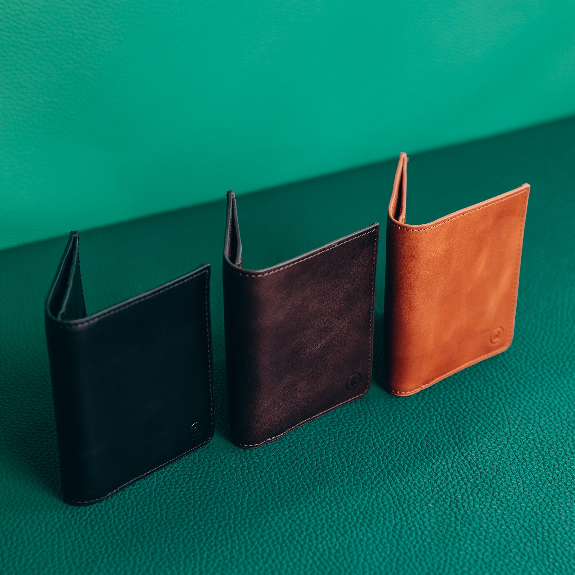 Super Slim Bi-fold wallet - Dark Brown - RYAN London