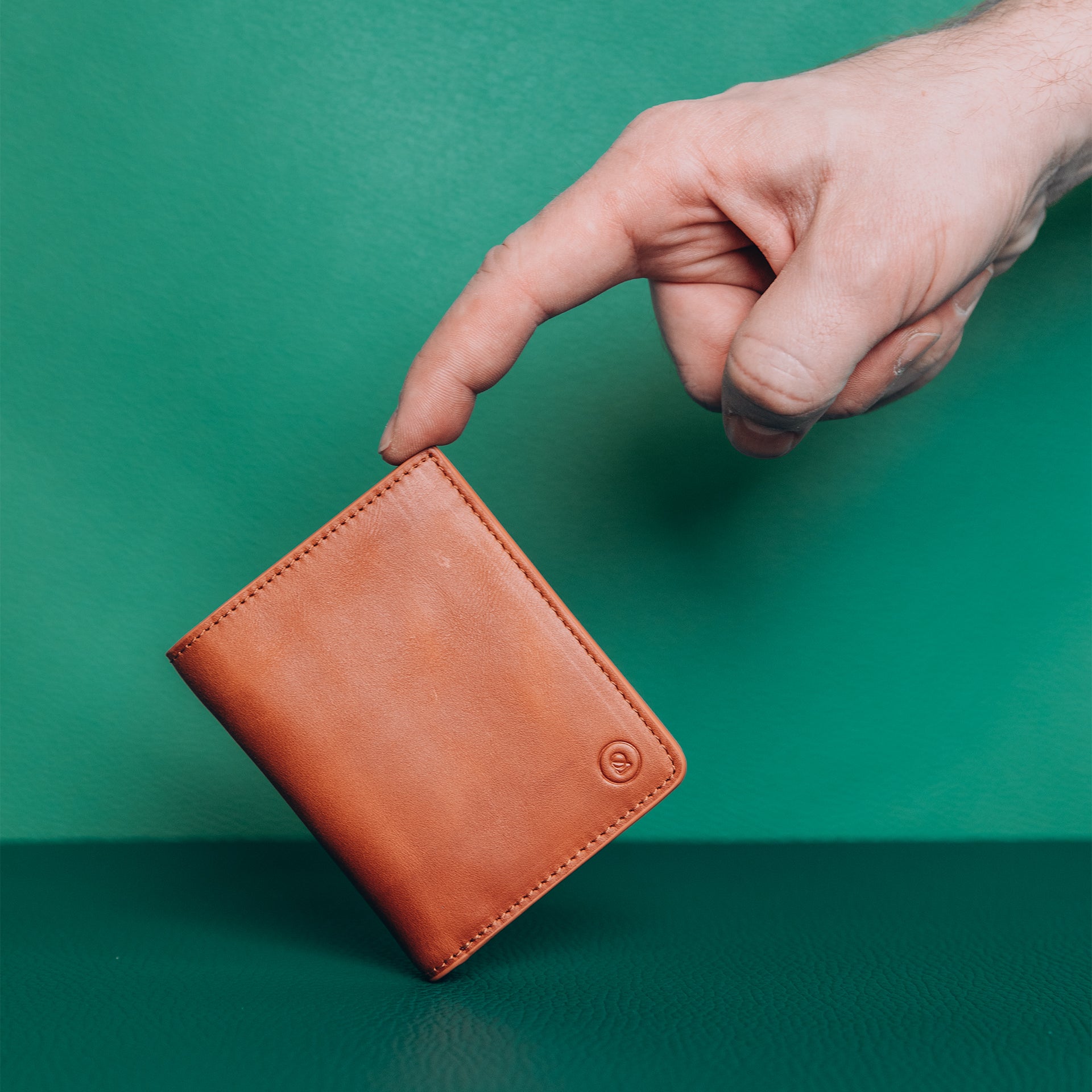 Super Slim Bi-Fold Wallet - Saddle Brown - RYAN London