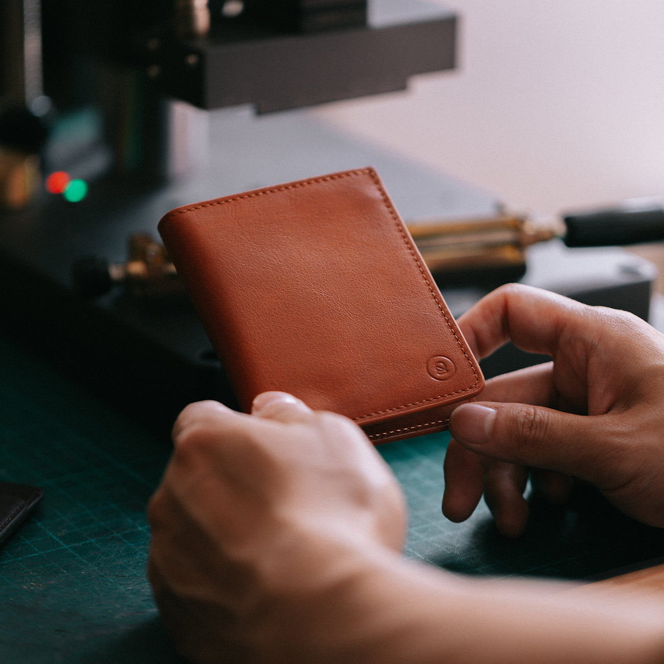 Super Slim Bi-Fold Wallet - Saddle Brown - RYAN London