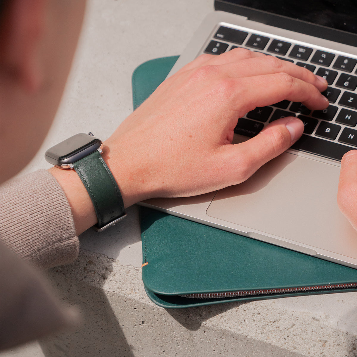 Luxury Nappa Leather MacBook Pro 13" sleeve with zip - Avocado Green