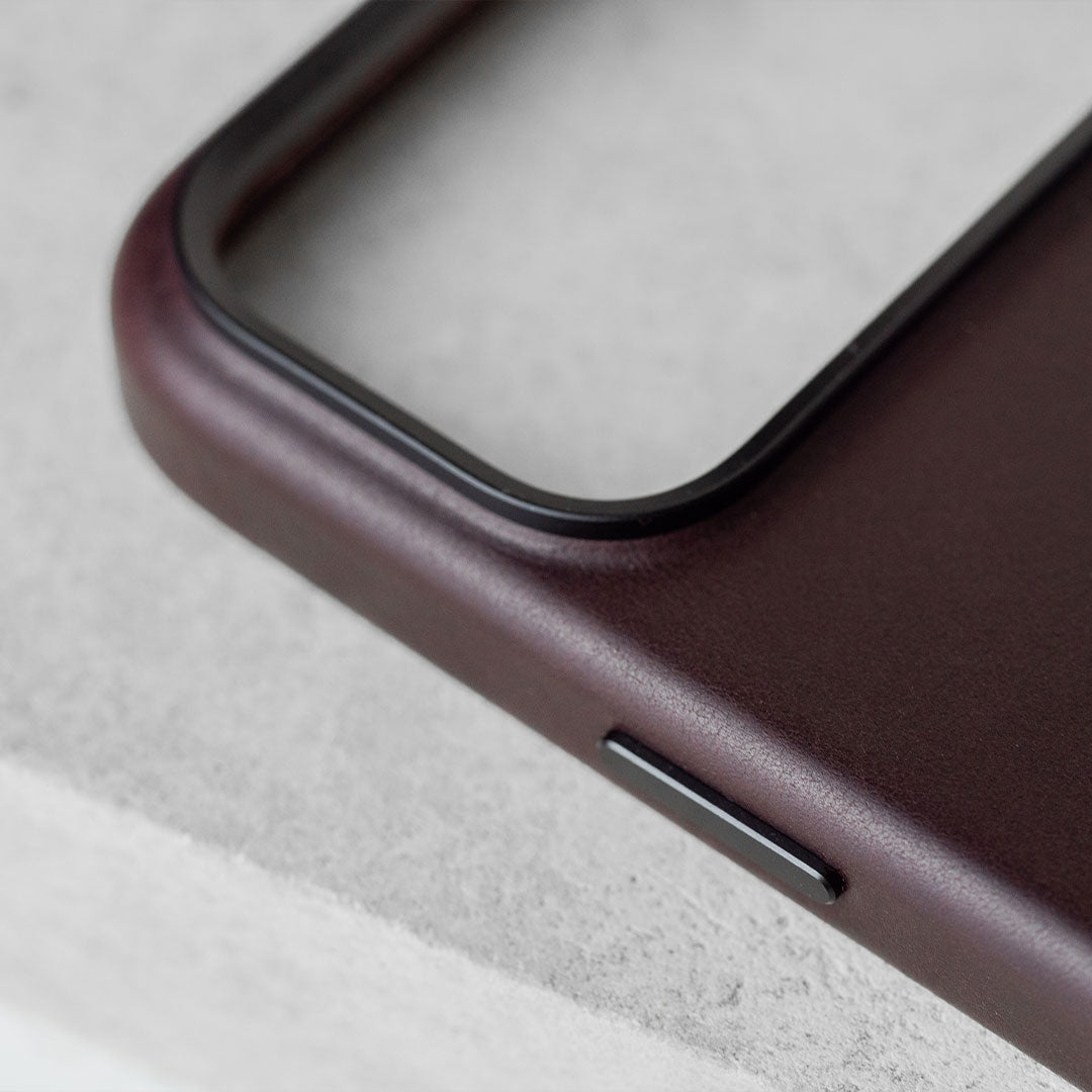 Leather iPhone 17 Pro Shell Case Metal, MagSafe - Dark Brown