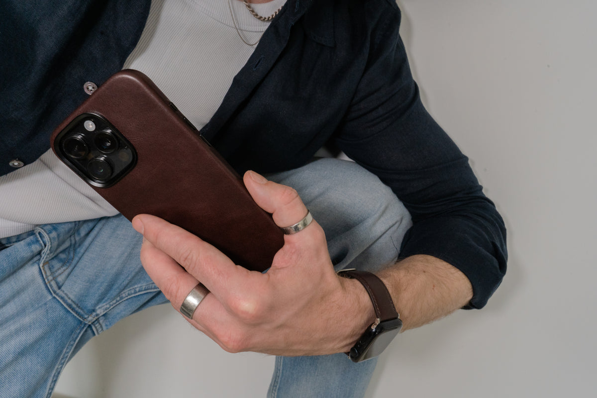 Syan Lundo Leather iPhone 16 Pro Max Shell Case Metal, MagSafe - Dark Brown - RYAN ...