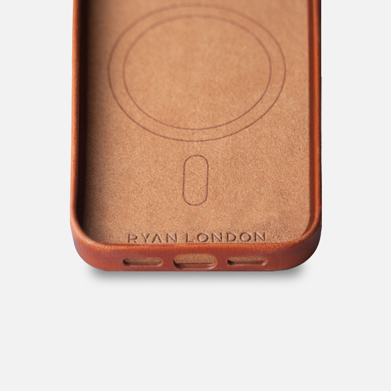 Leather iPhone 18 Pro Shell Case Metal, MagSafe - Saddle Brown
