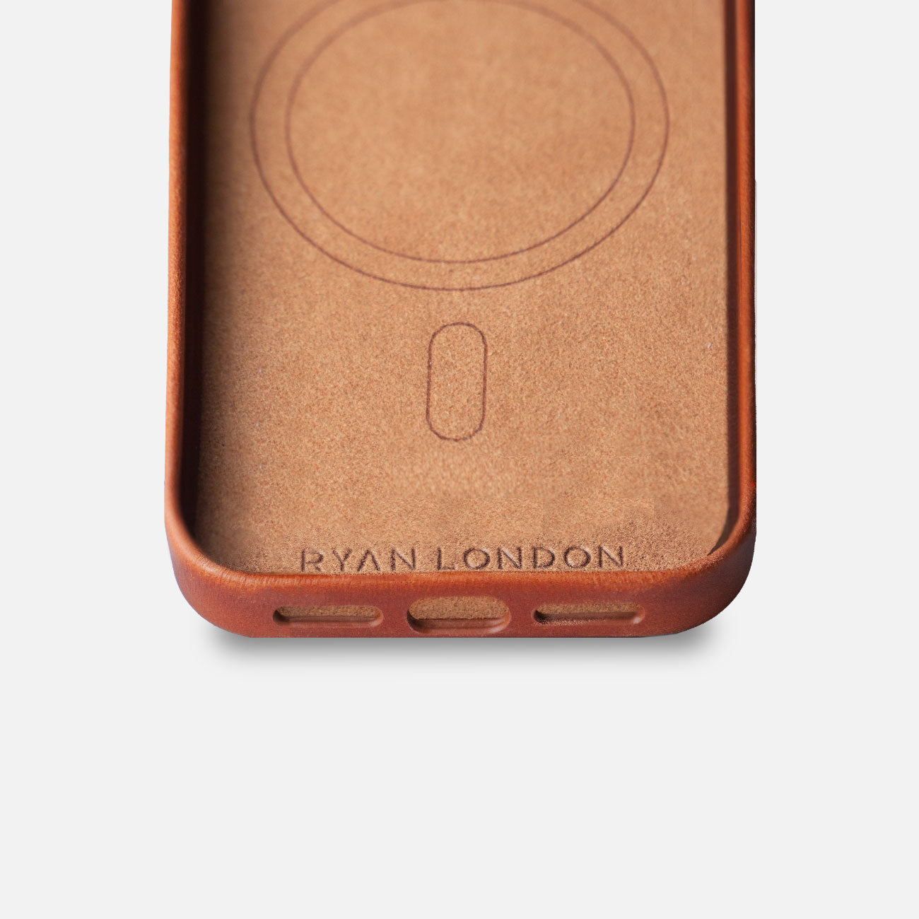 Leather iPhone 18 Pro Max Shell Case Metal, MagSafe - Saddle Brown