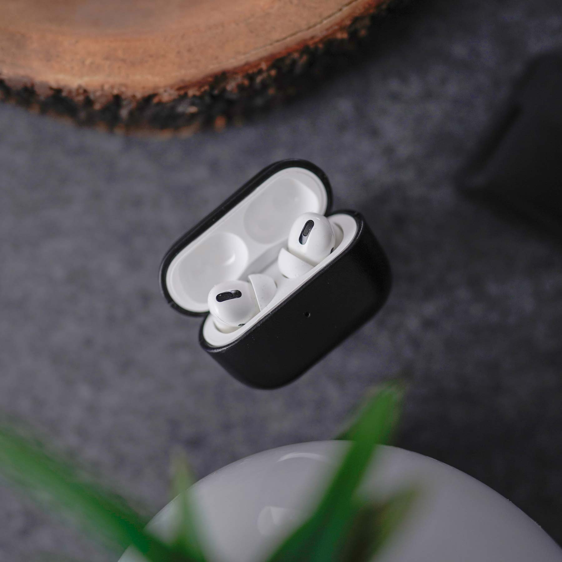 Airpod Pro 2 Case Rapper Leather AirPods Pro (2nd Generation) Case - Black - RYAN London